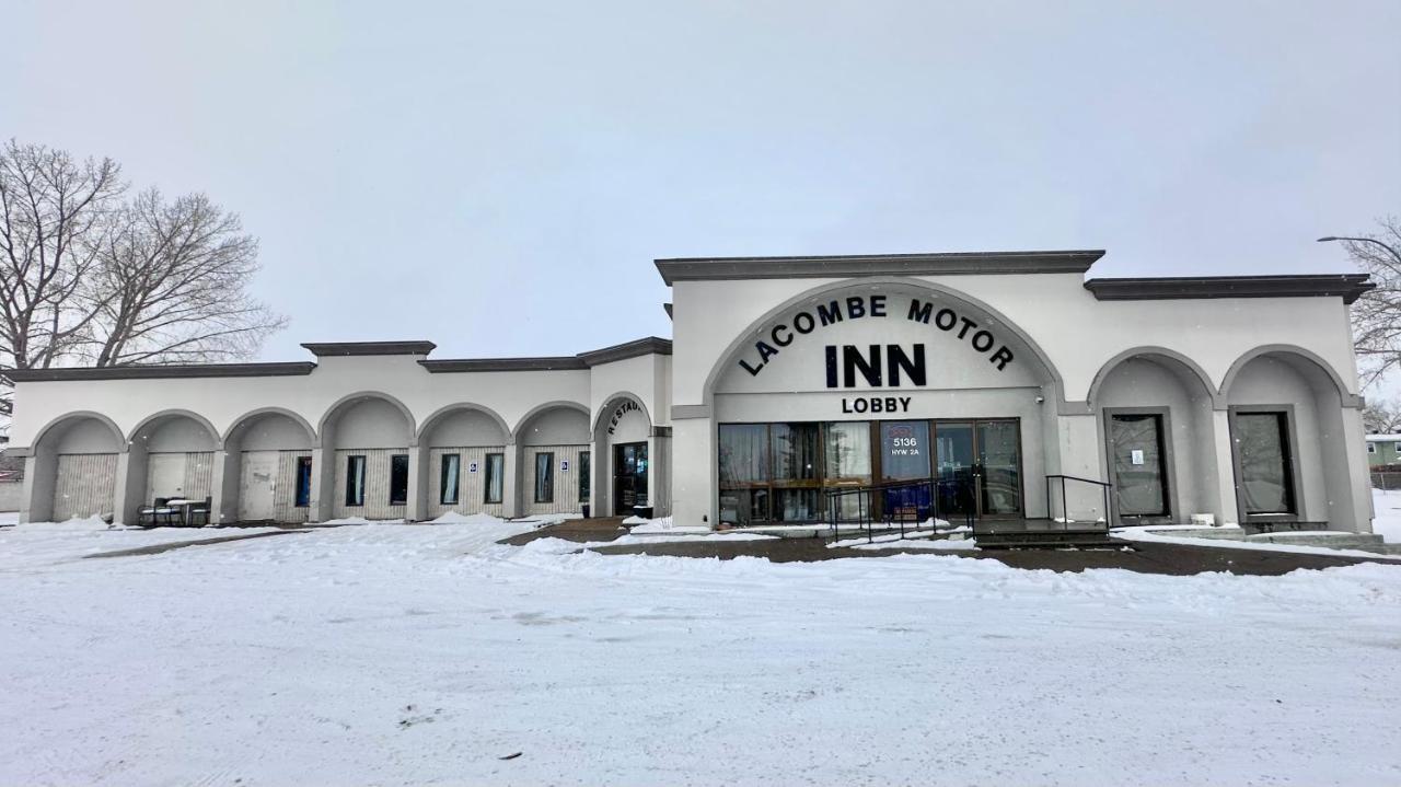 Lacombe Motor Inn Bagian luar foto