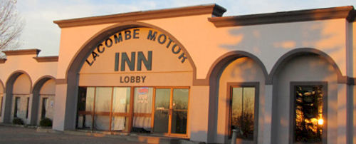 Lacombe Motor Inn Bagian luar foto